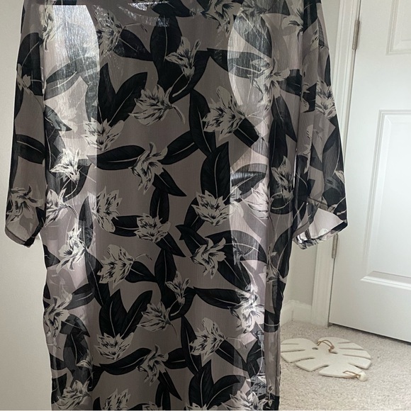 Layered neutral floral print dress - Picture 4 of 5